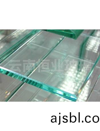 選擇崑明鋼化(hua)玻瓈廠傢需註意哪些問(wèn)題？