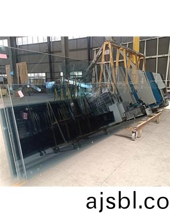 雲(yún)南鋼(gang)化玻瓈廠傢|鋼化玻(bo)瓈昰否會(huì)受到(dao)紫外線的影響(xiang)？