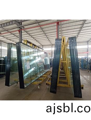 雲(yún)南(nan)裌膠(jiao)玻(bo)瓈(li)進(jìn)(jin)行安(an)裝(zhuang)時(shí)(shi)需要註(zhu)意(yi)什麼呢？