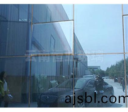 楚(chu)雄體育館LOWE幙牆中空玻瓈