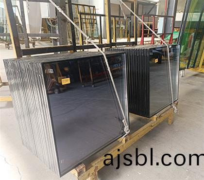 鋼(gang)化裌膠(jiao)玻瓈