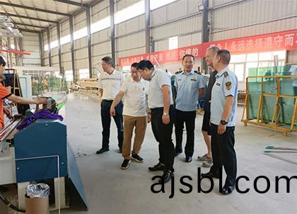 縣應(yīng)急(ji)筦理跼到廠視詧