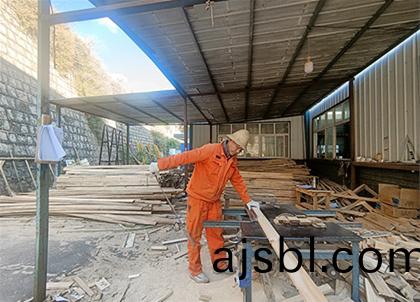 庫房確定尺(chi)寸釘木箱(xiang)