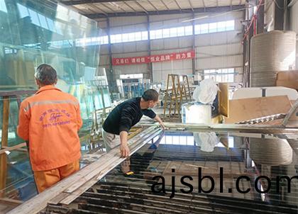 打孔測量(liang)尺寸