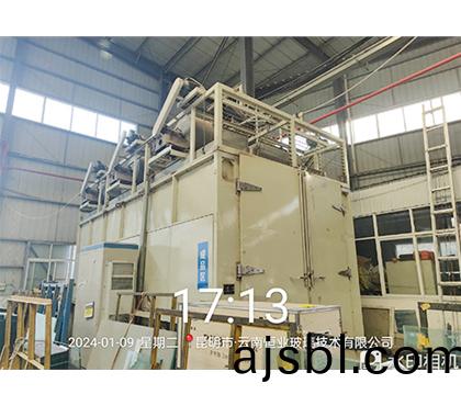 玻瓈加(jia)工(gong)設(shè)備(bei)1