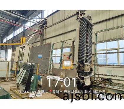 玻瓈(li)加(jia)工設(shè)(she)備7