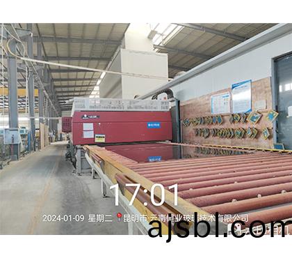 玻(bo)瓈(li)加工(gong)設(shè)(she)備15